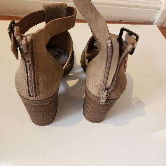 Womens Sandals - Picture 7 of 10